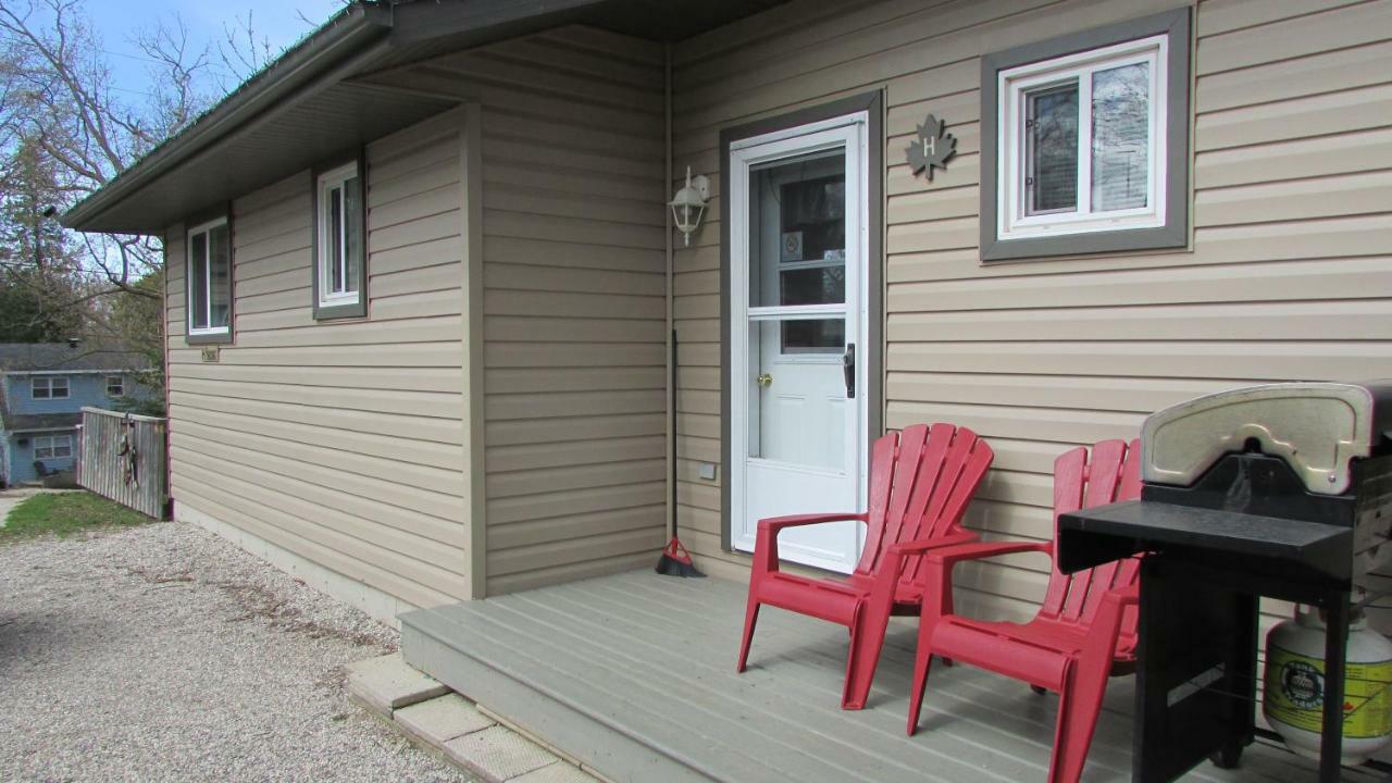 The Maples Cottages In Port Elgin Exterior photo